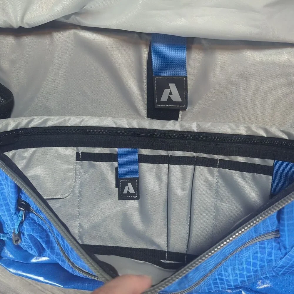 First Ascent Messenger Laptop Bag by Eddie Bauer Expedition Outfitter Blue